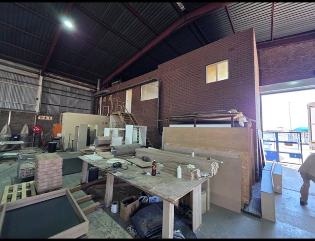 1,500M² WAREHOUSE TO LET IN ALRODE